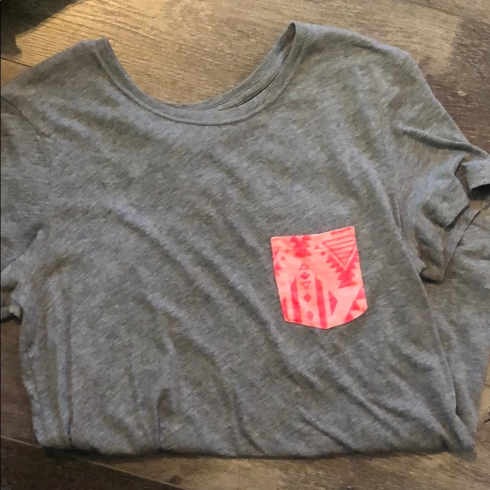 Pink tee - Picture 2 of 2